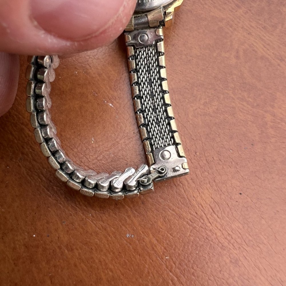 Vintage Caravelle N4 Ladies Swiss Gold Silver Tone Watch - Picture 3 of 9